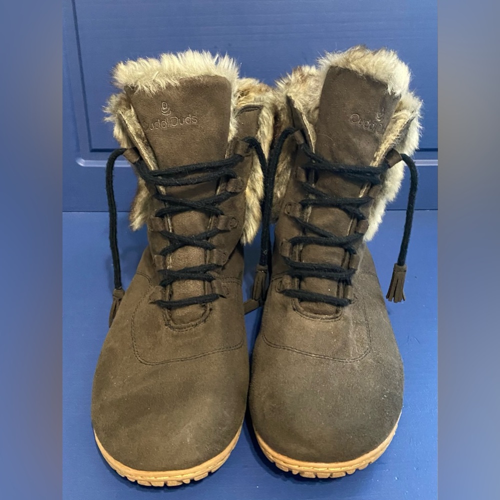 Cuddl Duds Olive fur lined boots Size 11 women’s with tassel tipped laces